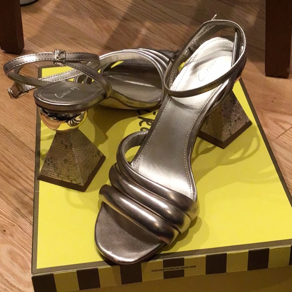 Sam Edelman ankle strap mid heel sandal